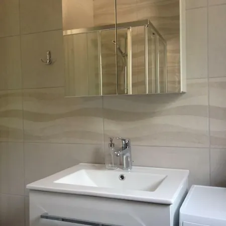 Near The Beach,free Parking&wifi Makarska