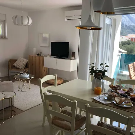 Apartment Near The Beach,free Parking&wifi
