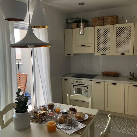 Apartment Near The Beach,free Parking&wifi Makarska