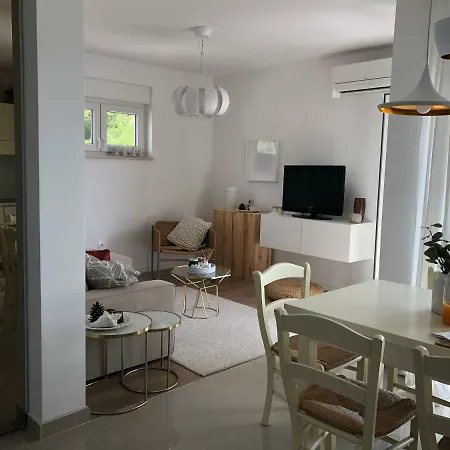 Near The Beach,free Parking&wifi * Makarska